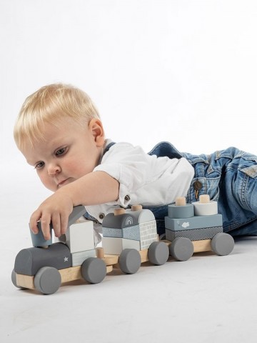 Label label stacking train blue